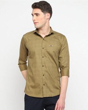 checked spread-collar shirt