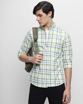 checked spread-collar shirt