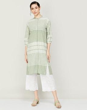 checked straight kurti with insert pockets