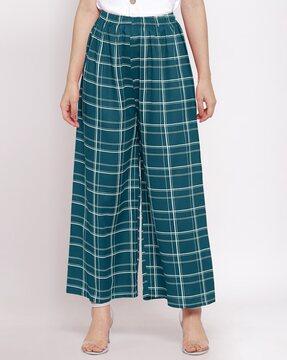 checkered mid-rise palazzos