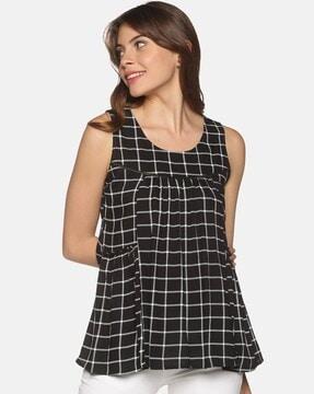 checks top with round neckline