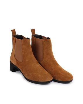 chelsea boots with pull-up tab