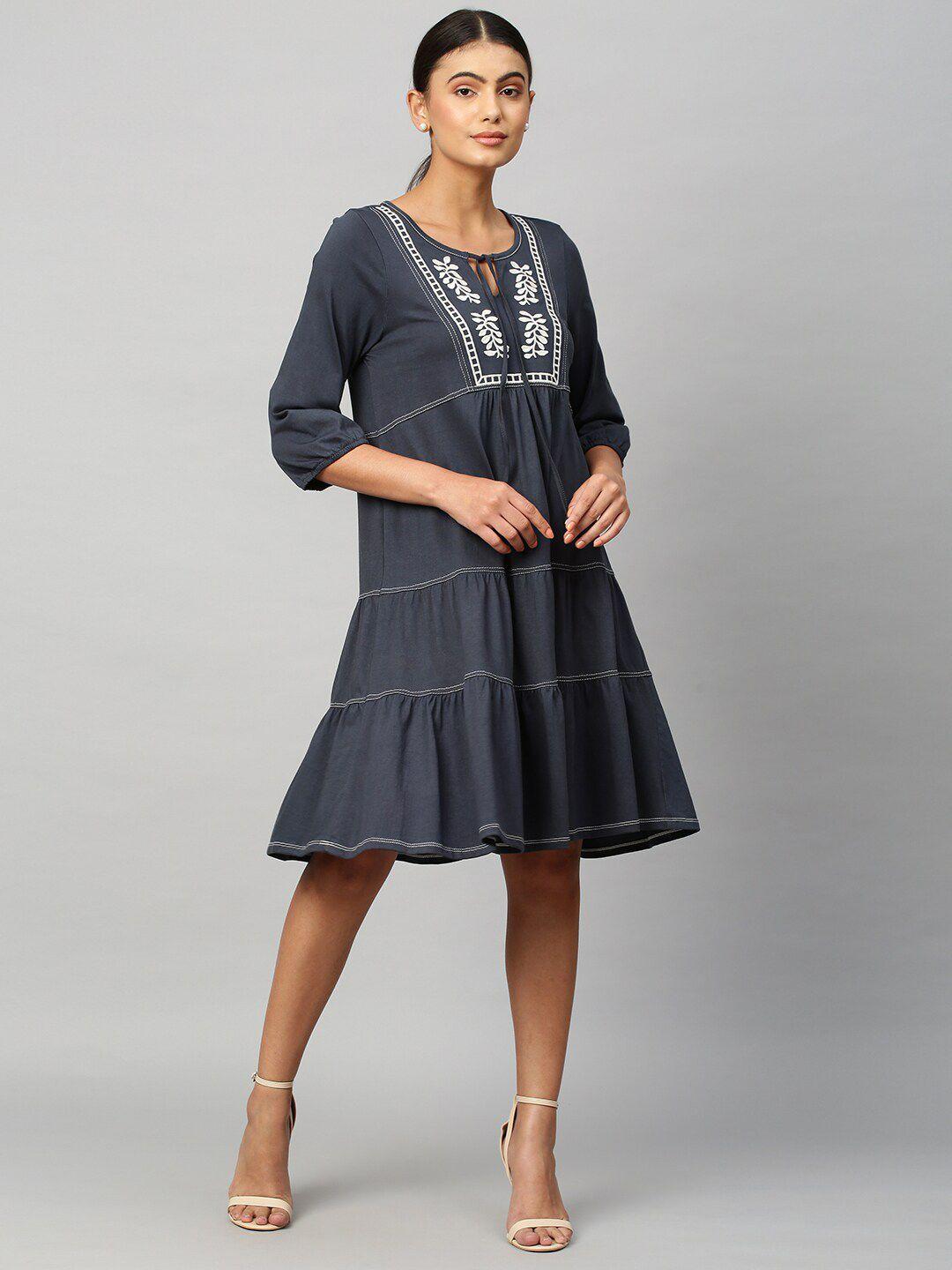 chemistry women  charcoal & white tie-up neck a-line dress
