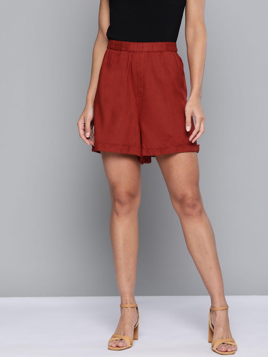 chemistry women maroon solid shorts