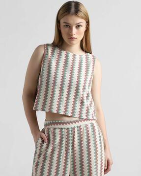 chevron pattern round-neck crop top