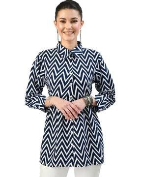 chevron print spread-collar top