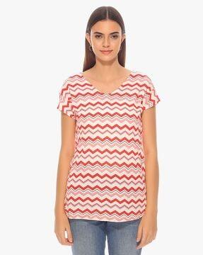 chevron print v-neck t-shirt