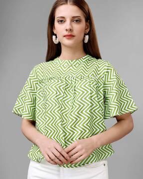 chevrons print top with angel sleeves