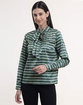 chevrons print top with neck tie-up