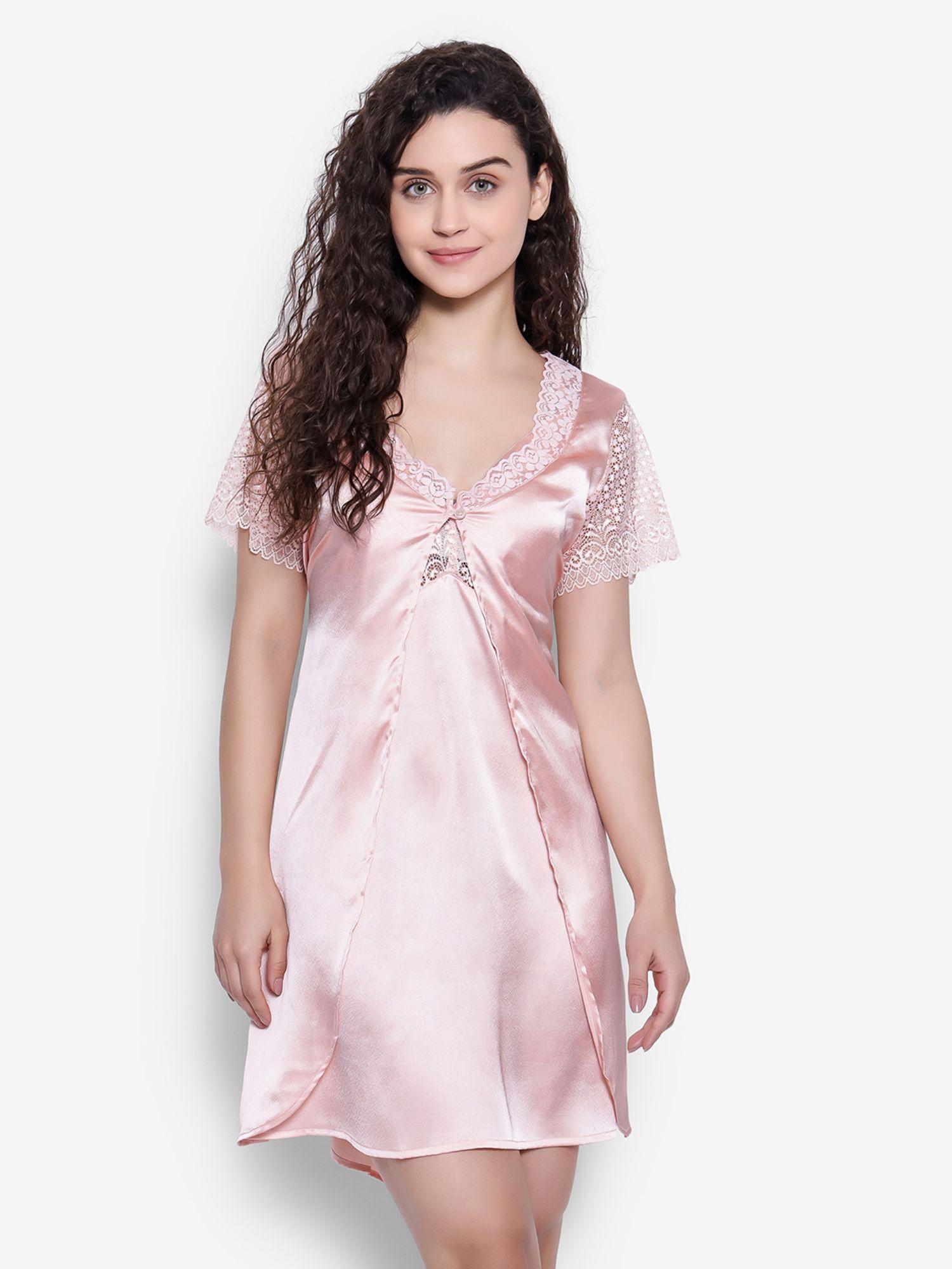 chic basic robe in nude pink - satin