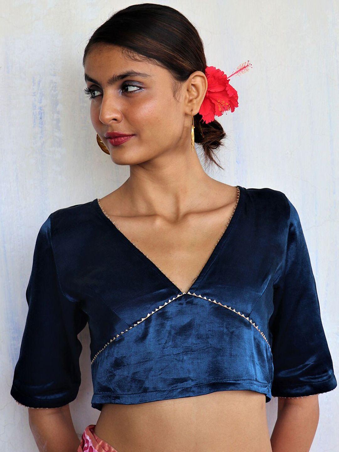 chidiyaa women blue solid silk saree blouse