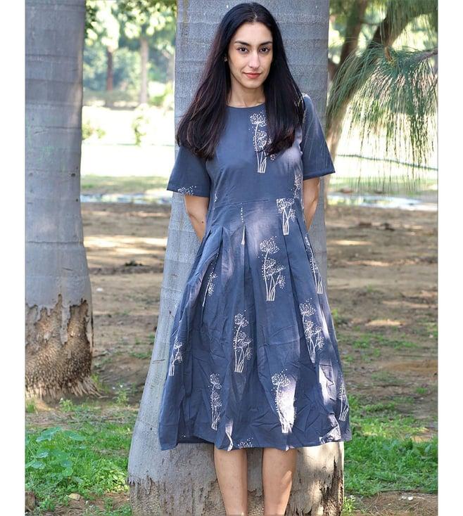 chidiyaa grey block printed pleated dress