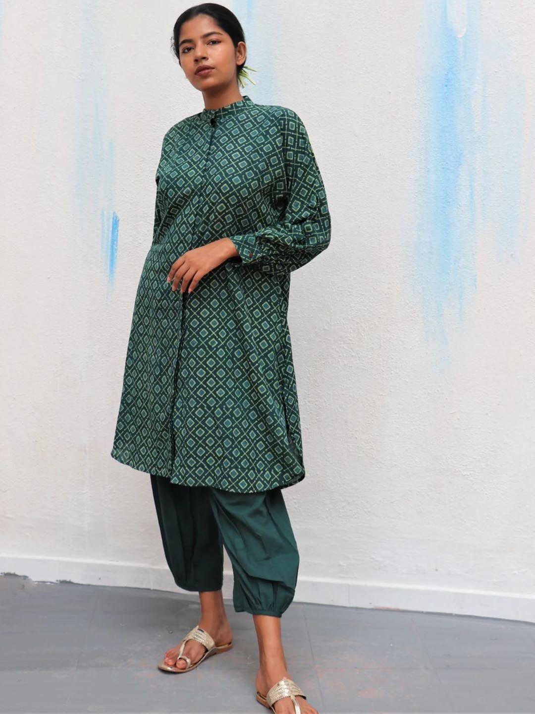 chidiyaa women green block printed pure cotton kurta with salwar