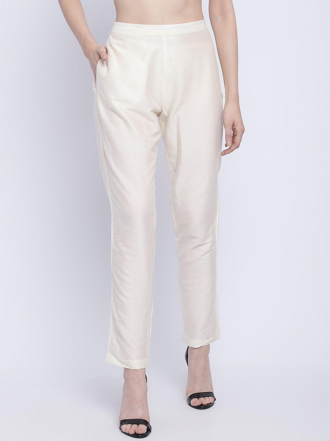 chique women off white trousers