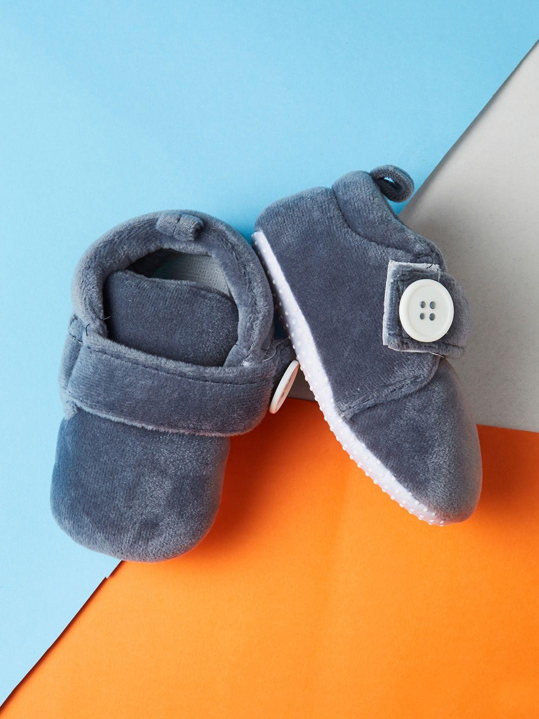 chiu infants fur booties