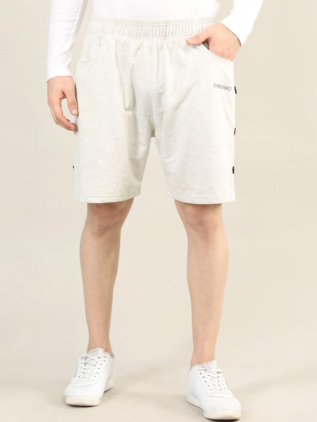 chkokko men cream-coloured shorts