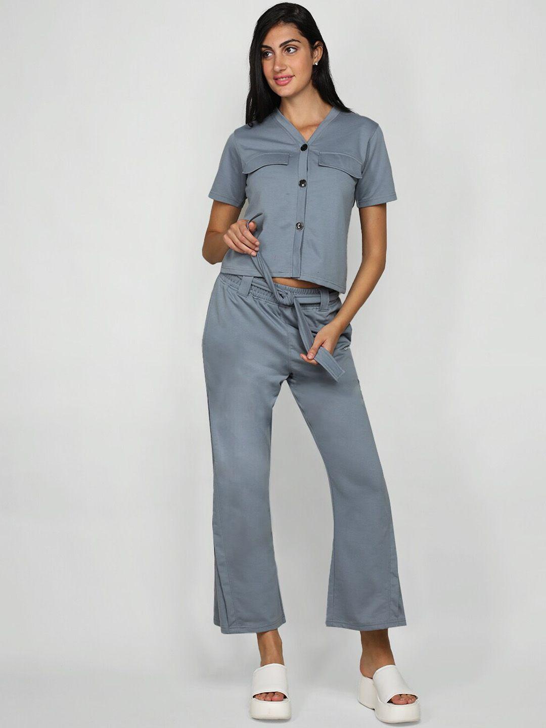 chkokko v-neck shirt with trousers