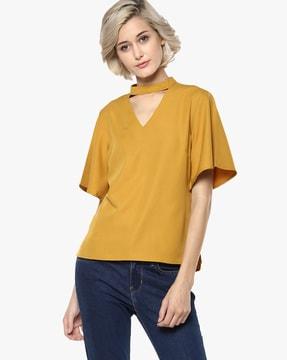 choker-neck top with keyhole back