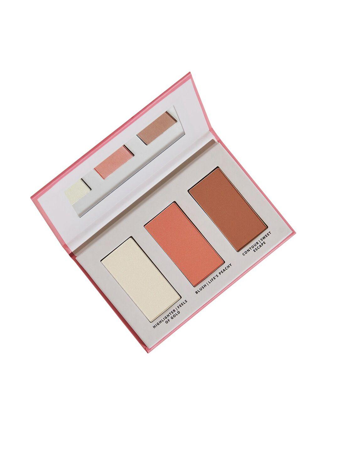 chumbak coral-coloured stay cheeky face palette 13 g