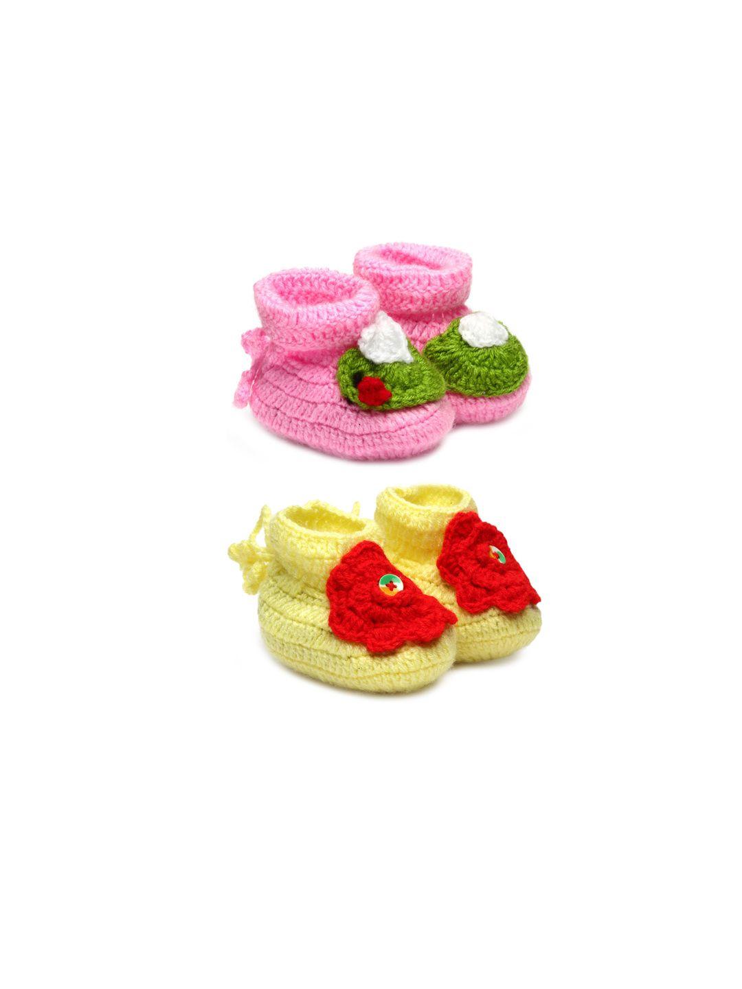 chutput infant kids set of 2 hand knitted pure woollen crochet booties