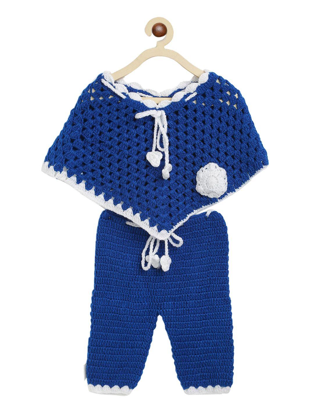 chutput kids blue & white self design poncho with pyjamas set