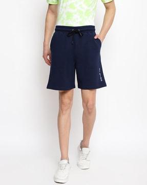 city shorts with elasticated waistband