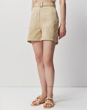 city shorts with belt