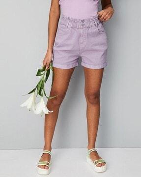 city shorts with double button closure