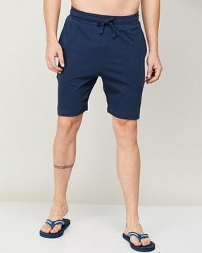 city shorts with drawstring