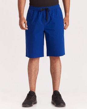 city shorts with elasticated drawstring waistband