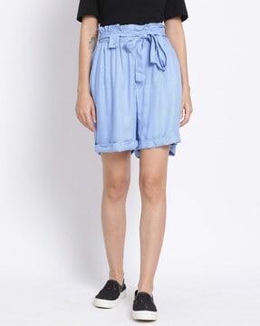 city shorts with fabric belt & cuffed hem