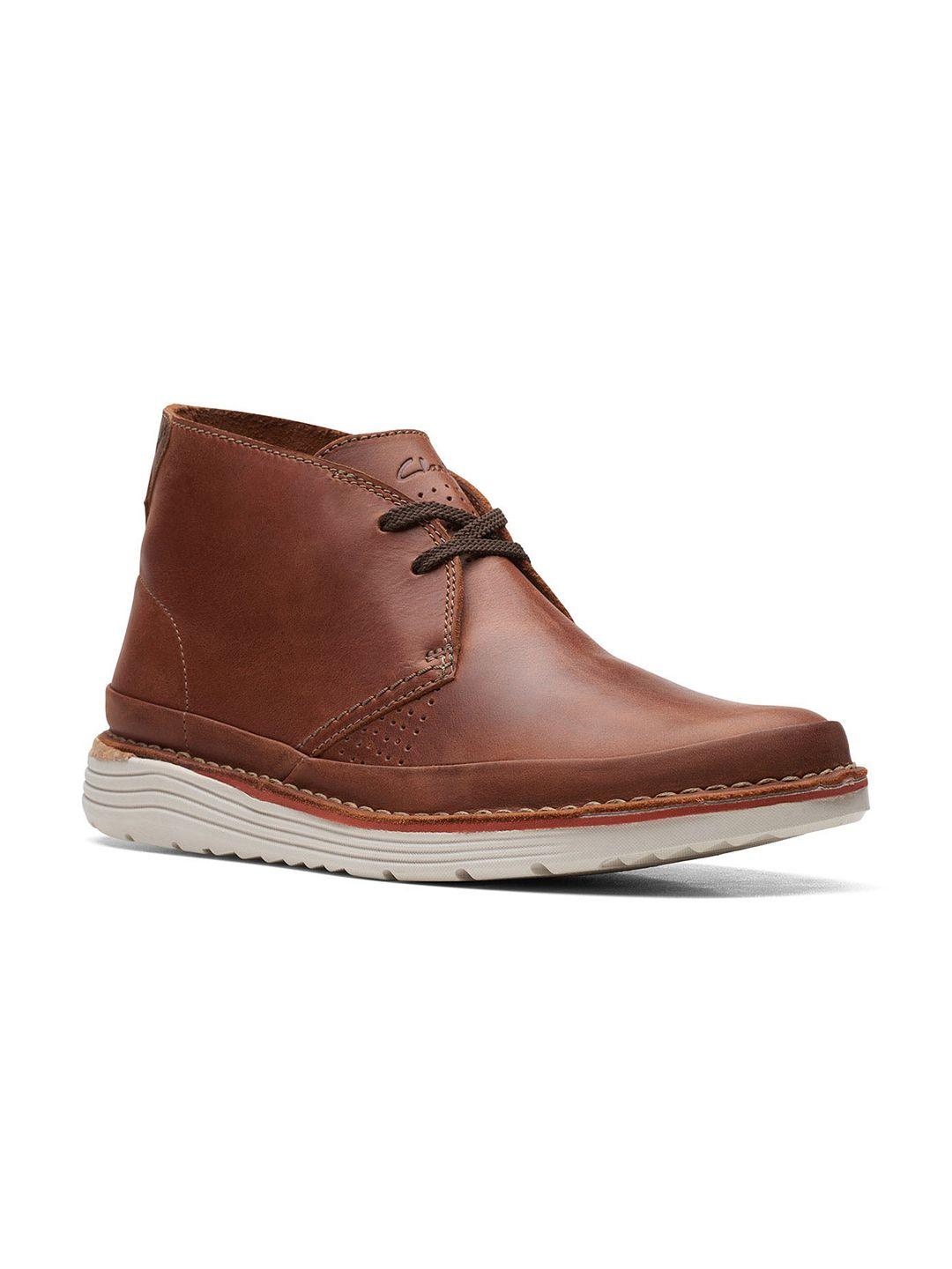 clarks men brown solid leather regular boots