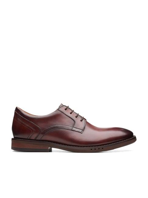 clarks-men's-un-hugh-lace-brown-derby-shoes