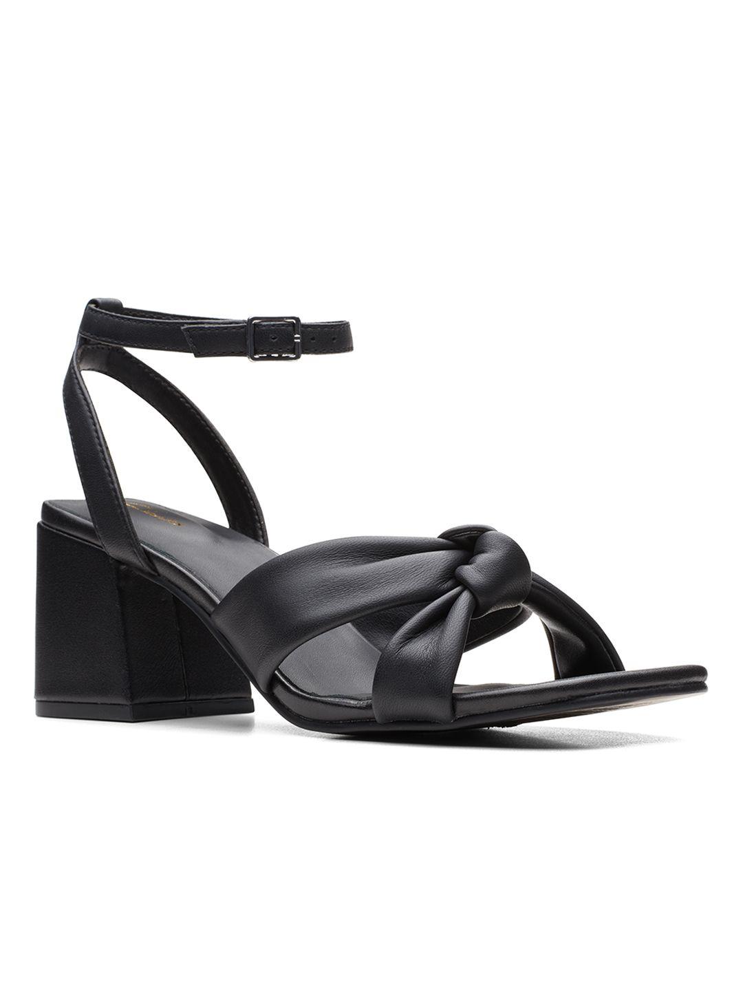 clarks-women-black-solid-leather-block-sandals