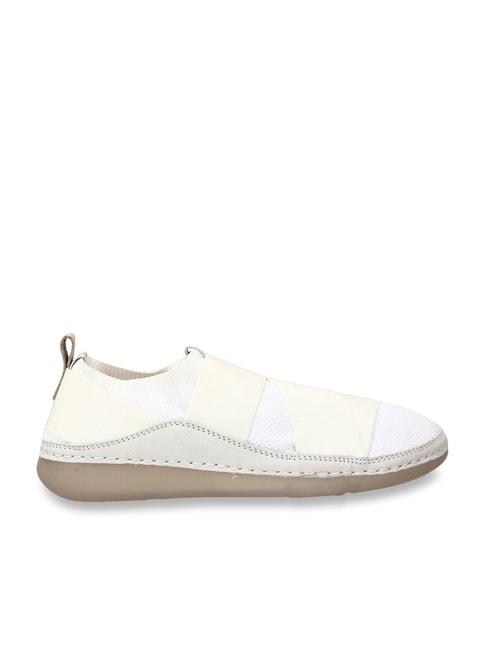 clarks-women's-nature-vi-white-casual-shoes
