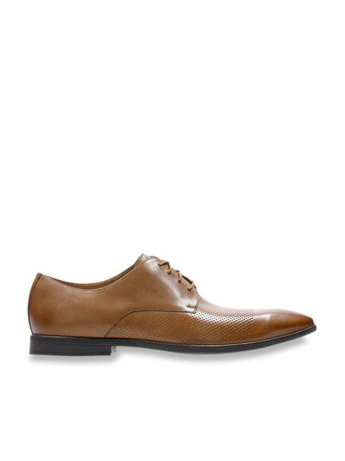 clarks men's bampton cap tan derby shoes