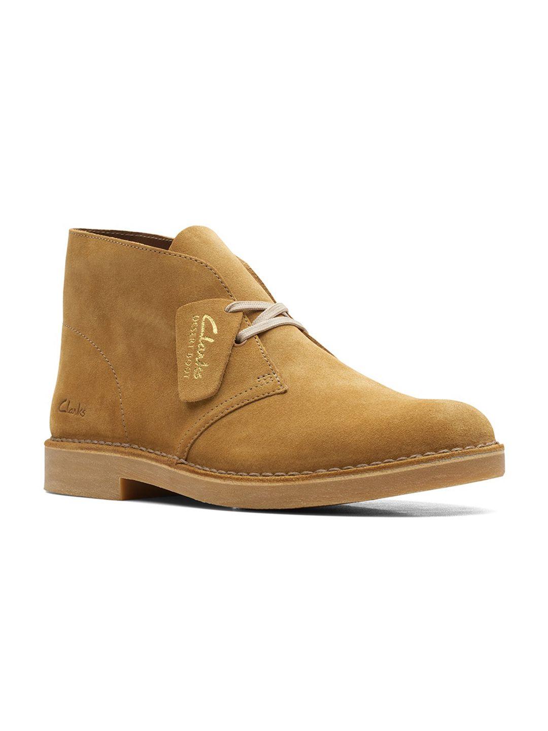 clarks men round toe mid-top block-heeled desert boots