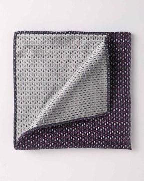 classic stylised pocket square