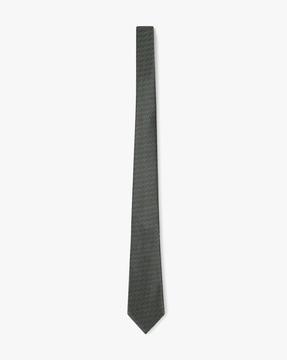 classic tie with logo detailing