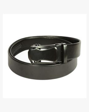 classic belt with buckle closure