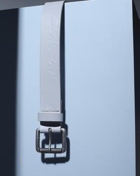 classic belt with metal buckle closure