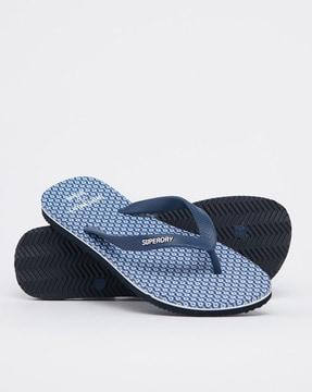 classic printed flip-flop sandals