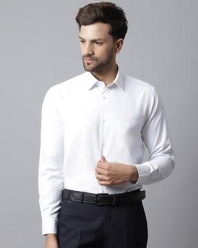 classic shirt with spread collar