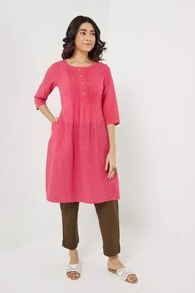 classy solid cotton round neck women's casual wear kurta - pink