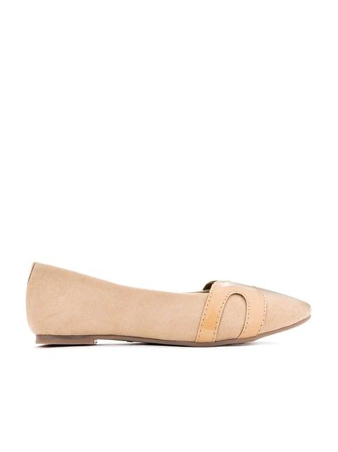 cleo by khadims women's beige flat ballets