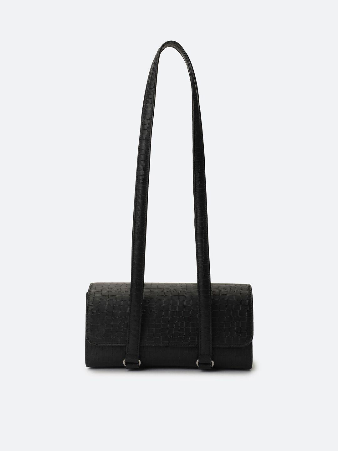 clotche textured leather structured handheld bag