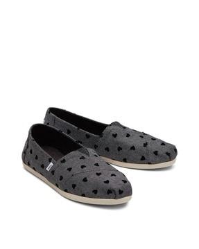 cloudbound little hearts casual shoes