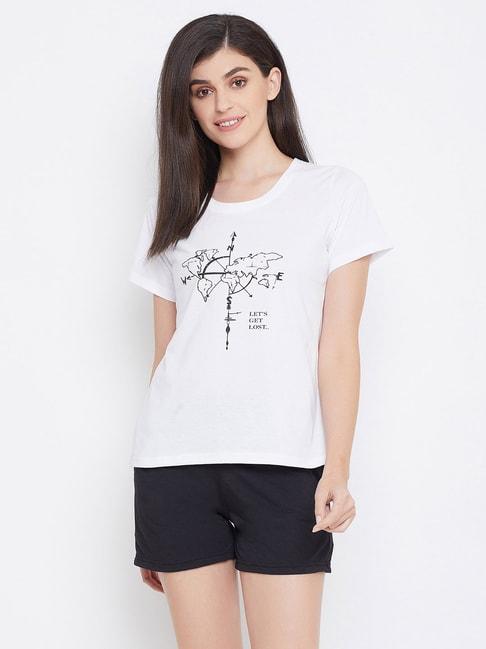 clovia white & black printed t-shirt with shorts