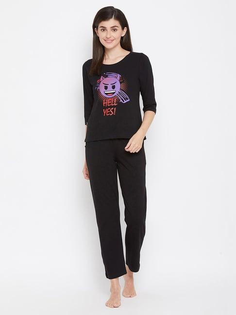 clovia black graphic print top with pyjama set