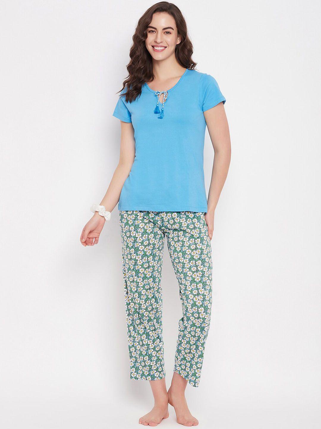 clovia blue floral printed pure cotton t-shirt & pyjamas